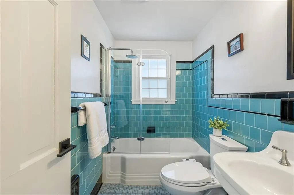 20 Highview Avenue Barrington RI 02806