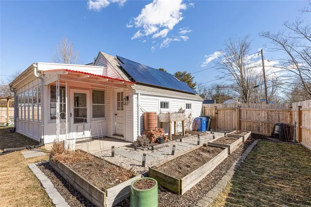 20 Highview Avenue Barrington RI 02806