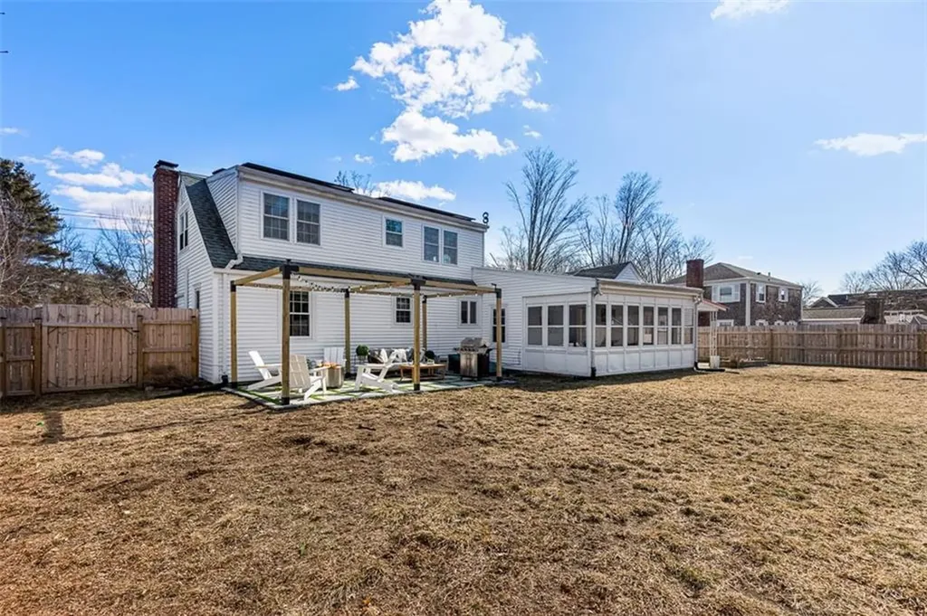 20 Highview Avenue Barrington RI 02806