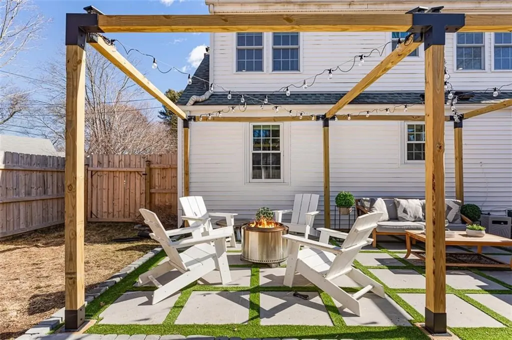 20 Highview Avenue Barrington RI 02806