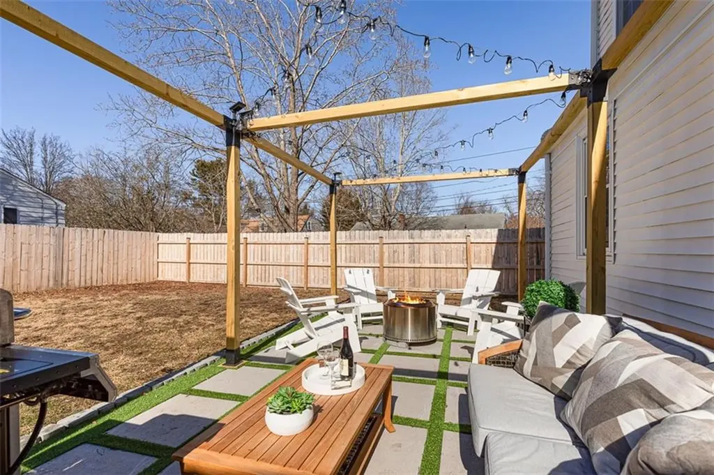 20 Highview Avenue Barrington RI 02806