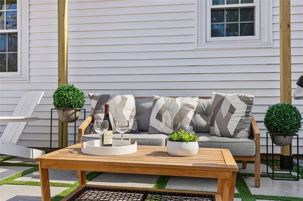 20 Highview Avenue Barrington RI 02806