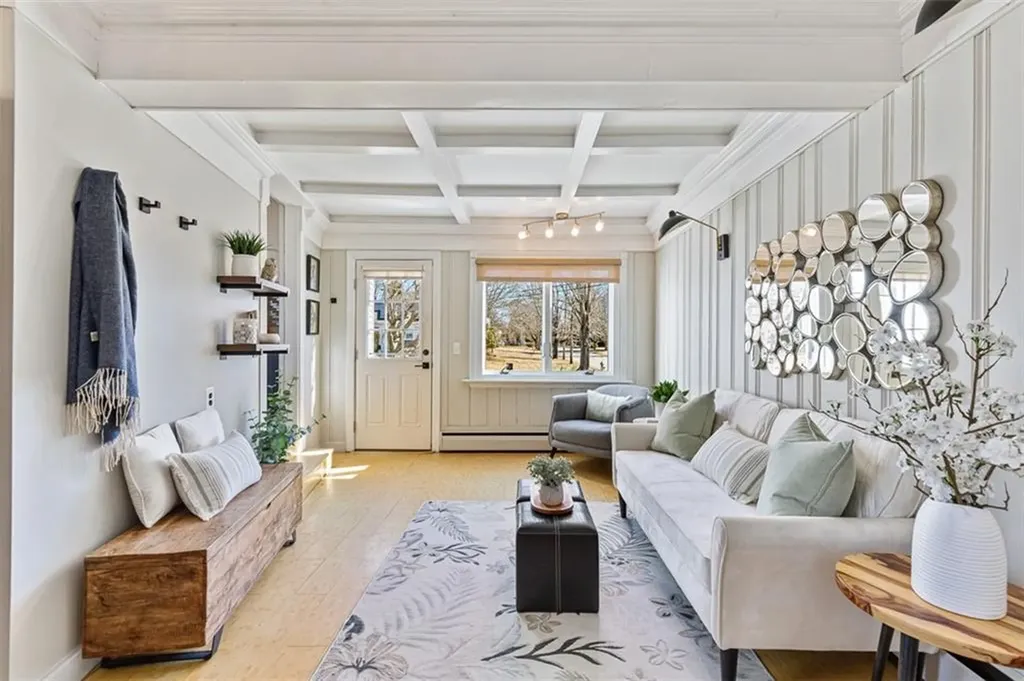 20 Highview Avenue Barrington RI 02806