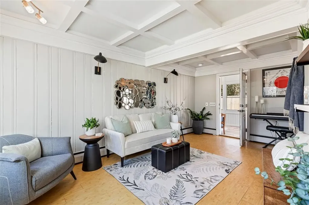 20 Highview Avenue Barrington RI 02806