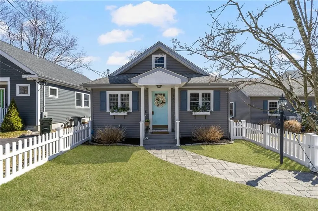 185 Namquid Drive Warwick RI 02888
