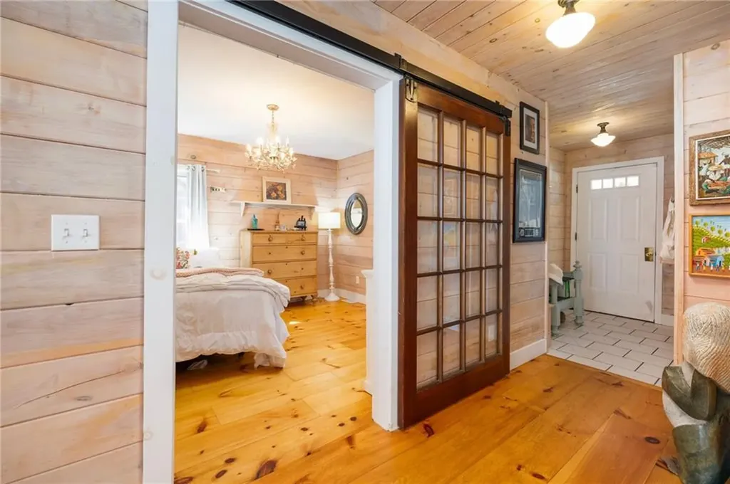 185 Namquid Drive Warwick RI 02888