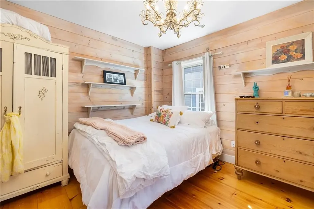185 Namquid Drive Warwick RI 02888