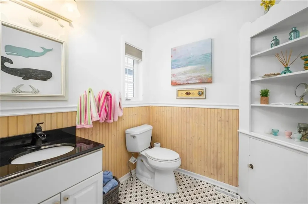 185 Namquid Drive Warwick RI 02888