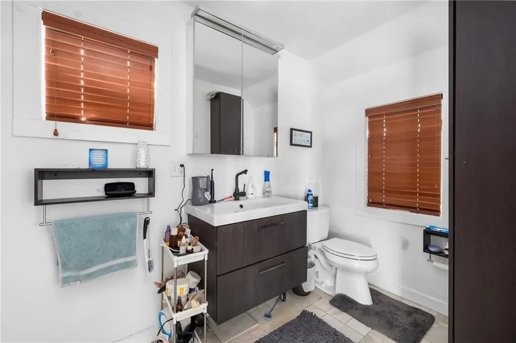 185 Namquid Drive Warwick RI 02888