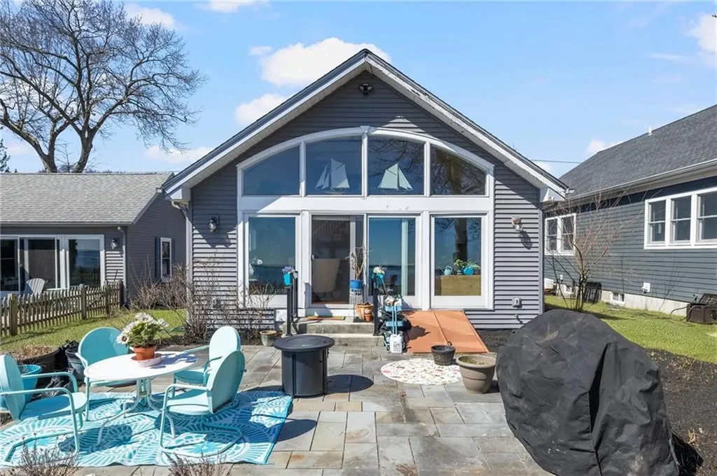 185 Namquid Drive Warwick RI 02888