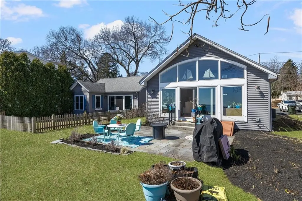 185 Namquid Drive Warwick RI 02888