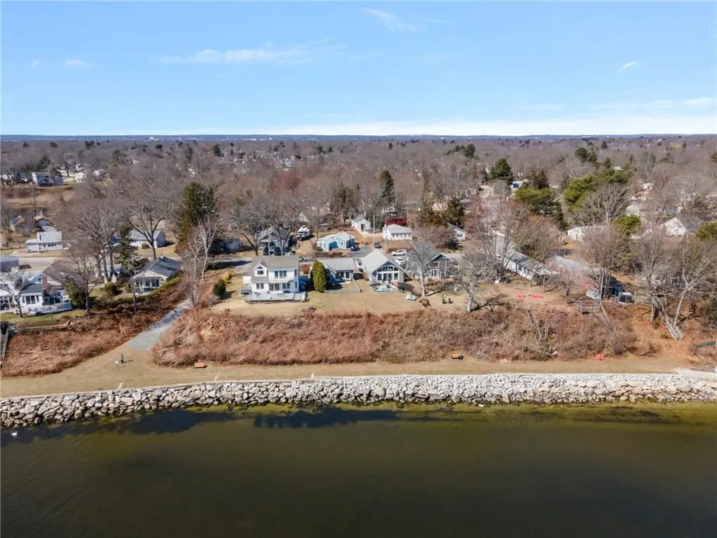 185 Namquid Drive Warwick RI 02888