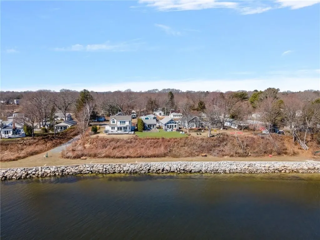 185 Namquid Drive Warwick RI 02888