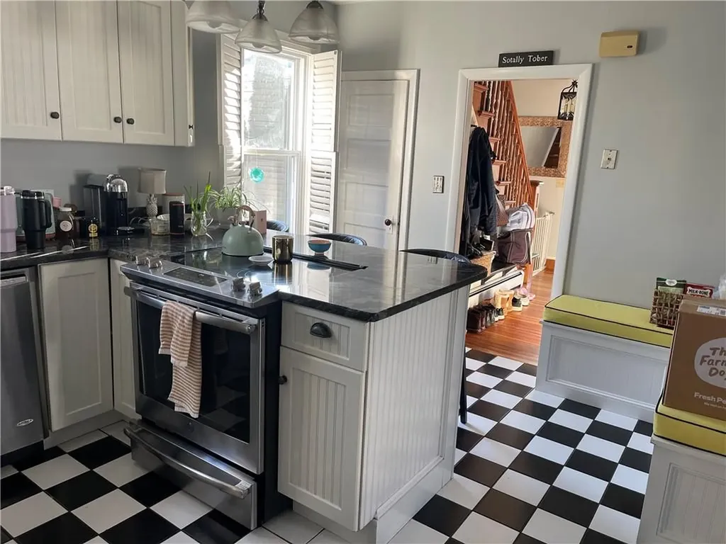 67 Hall Avenue Newport RI 02840