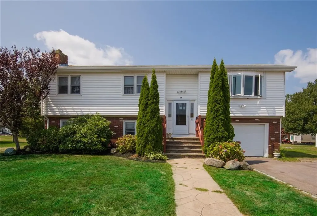 14 Hope Lane Narragansett RI 02882