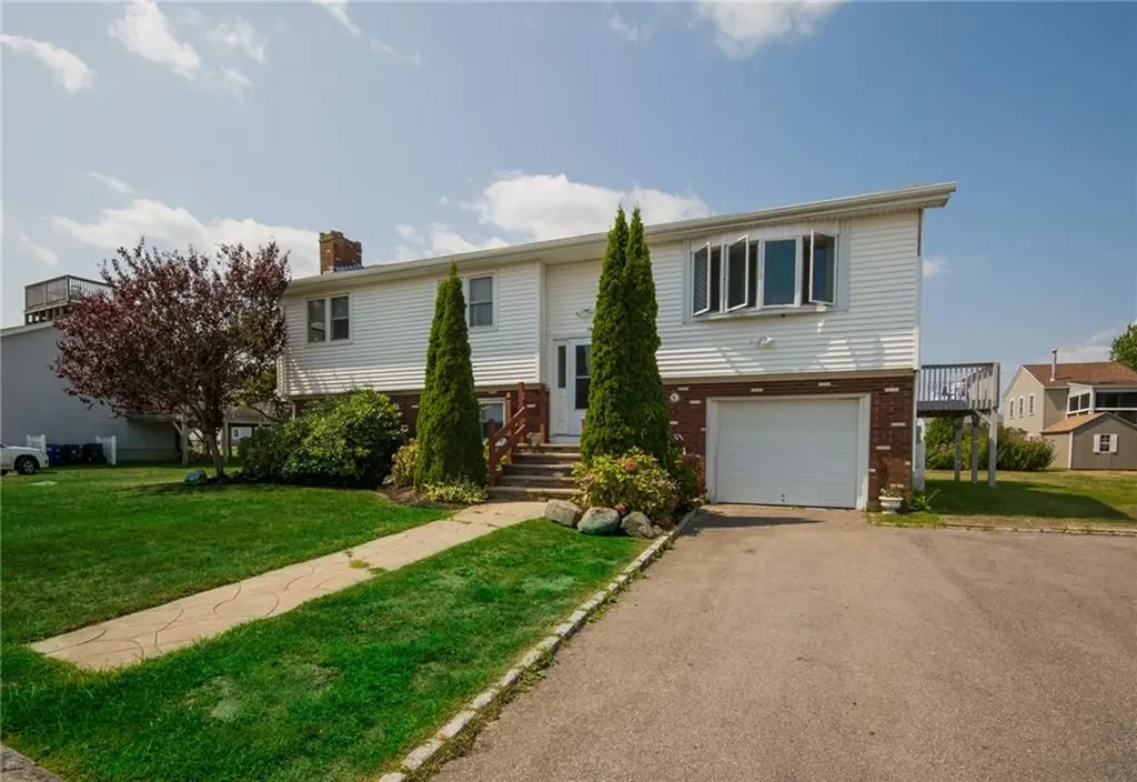 14 Hope Lane Narragansett RI 02882