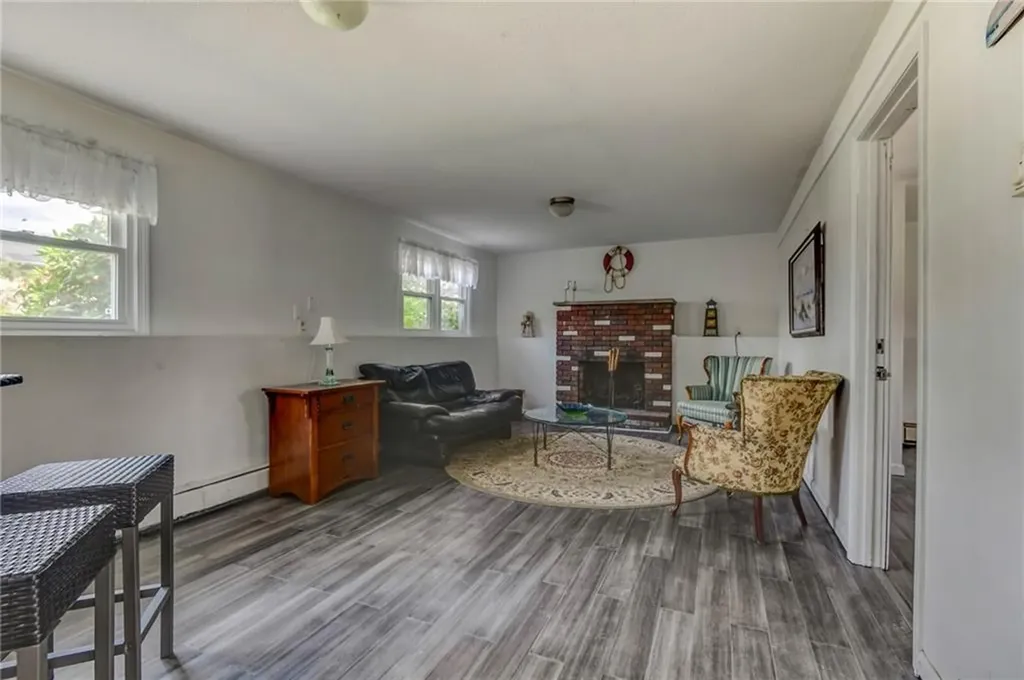 14 Hope Lane Narragansett RI 02882