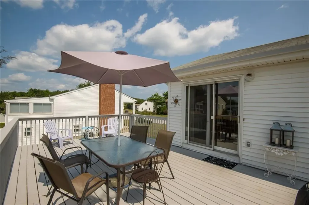 14 Hope Lane Narragansett RI 02882