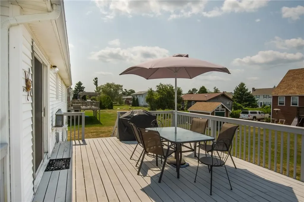 14 Hope Lane Narragansett RI 02882