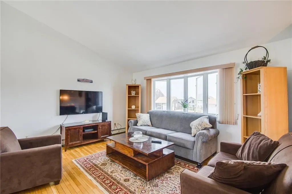 14 Hope Lane Narragansett RI 02882