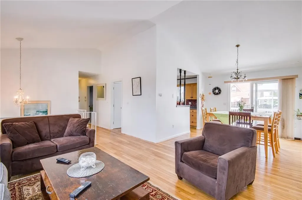 14 Hope Lane Narragansett RI 02882
