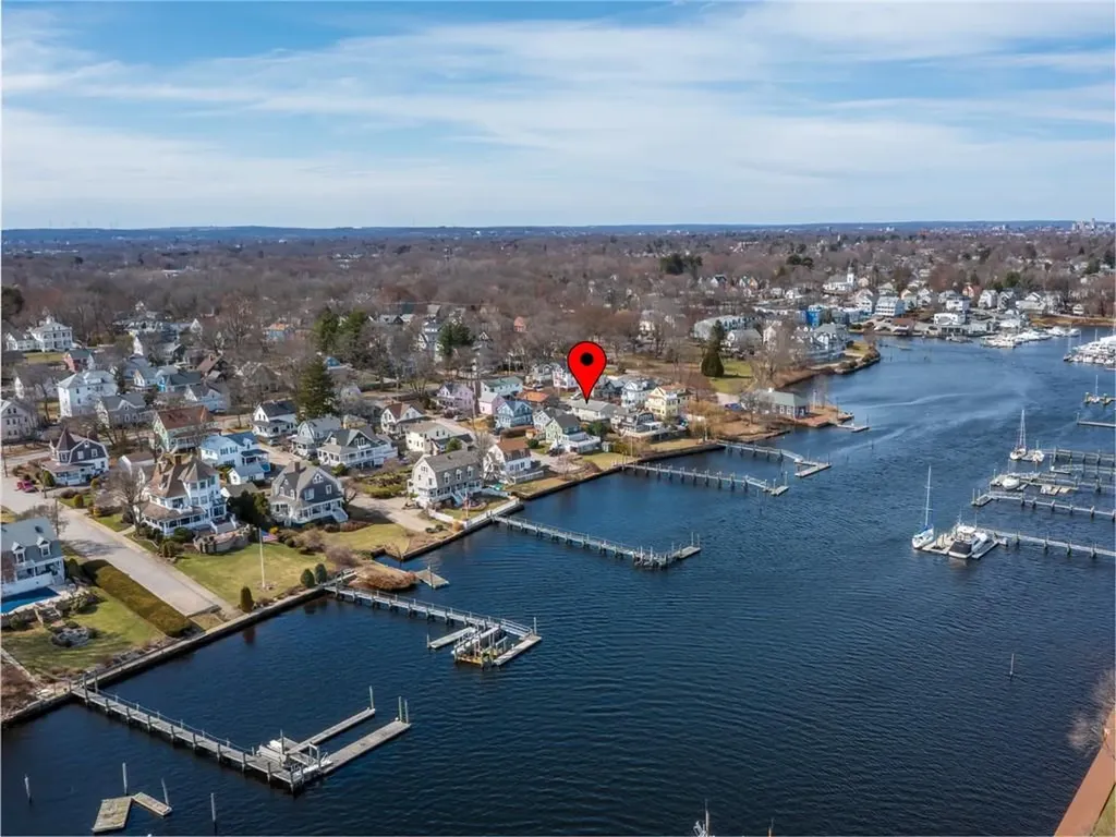 10 Remington Street Warwick RI 02888