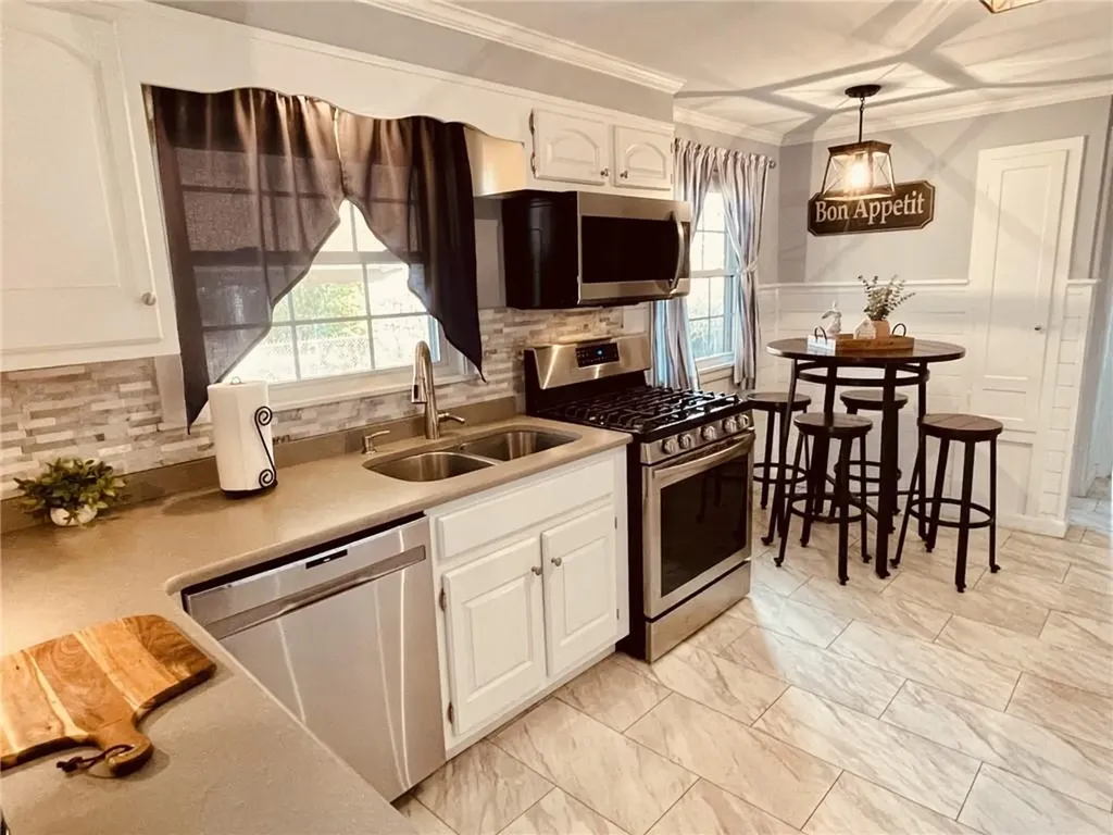 60 Felsmere Avenue Pawtucket RI 02861