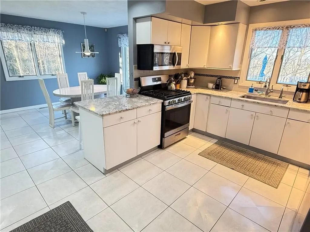29 Rollingwood Drive Johnston RI 02919