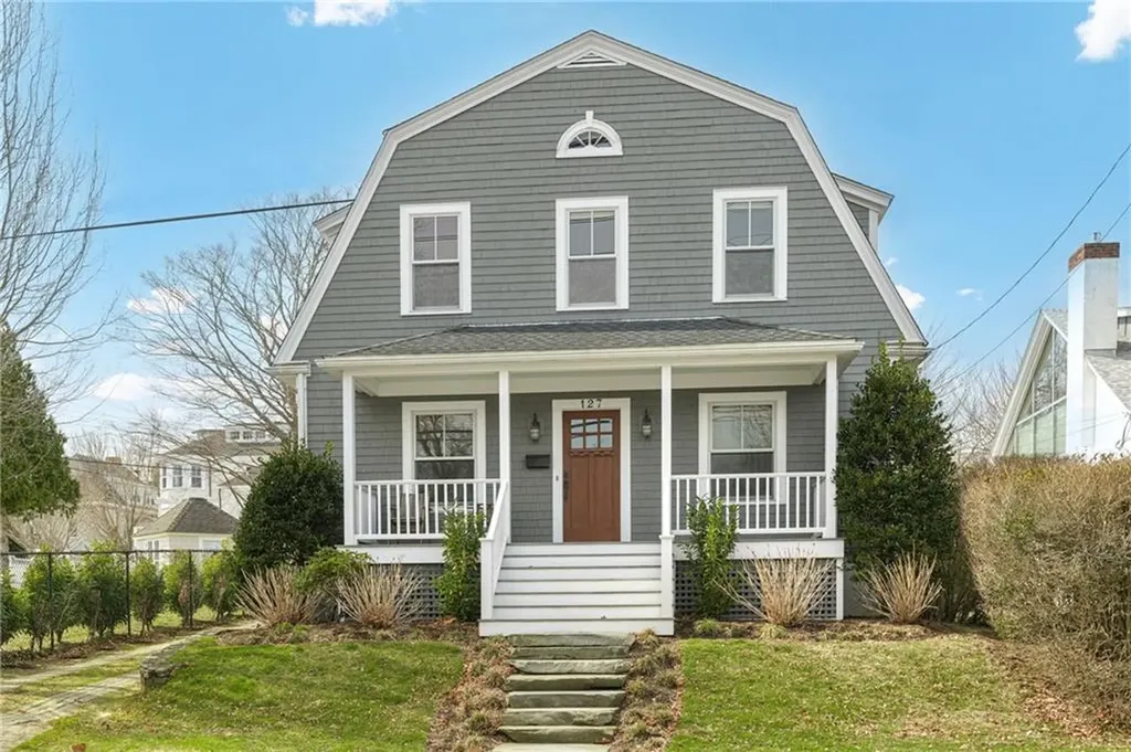 127 Eustis Avenue Newport RI 02840