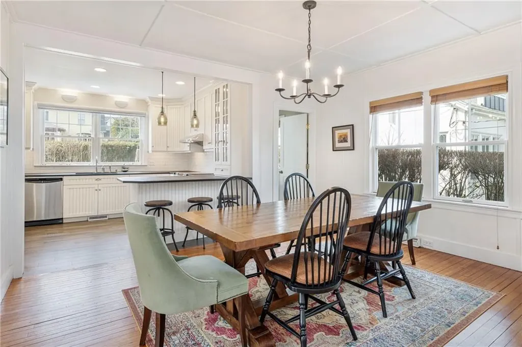 127 Eustis Avenue Newport RI 02840