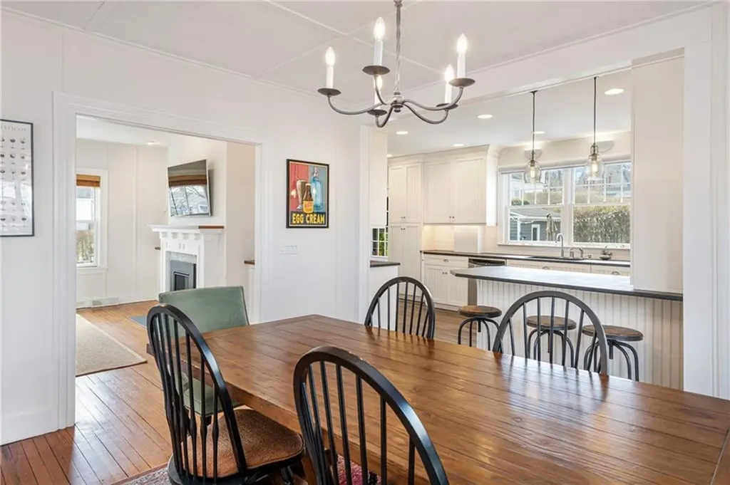 127 Eustis Avenue Newport RI 02840