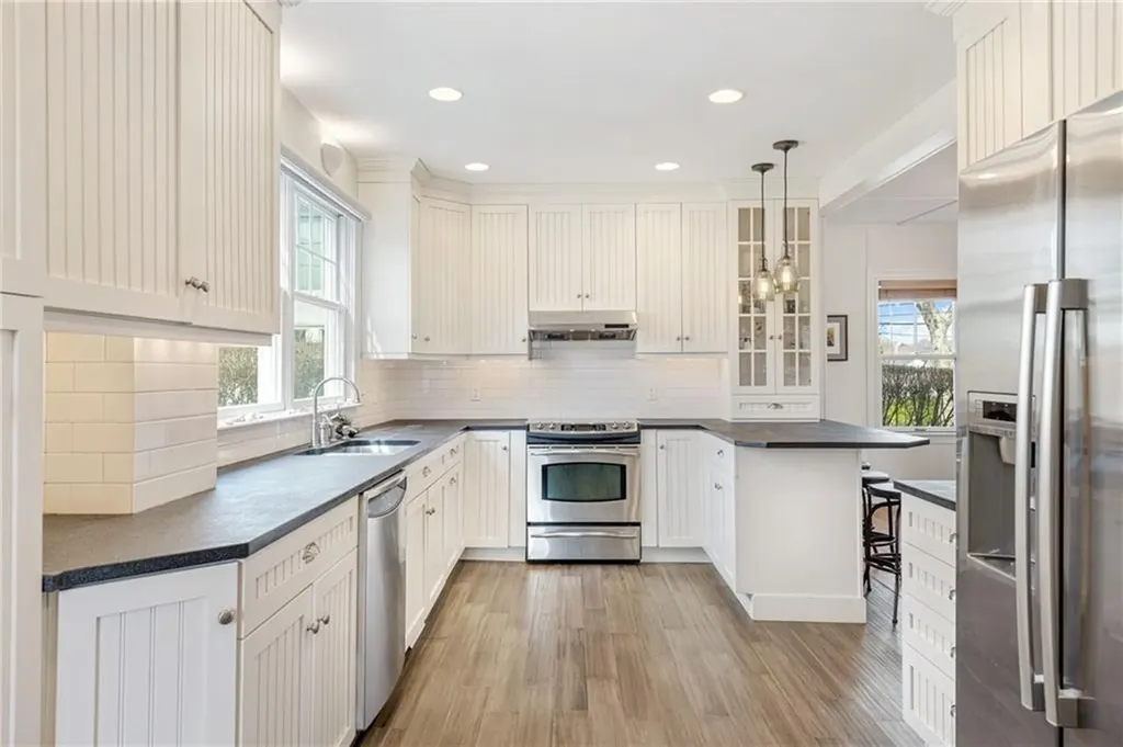127 Eustis Avenue Newport RI 02840