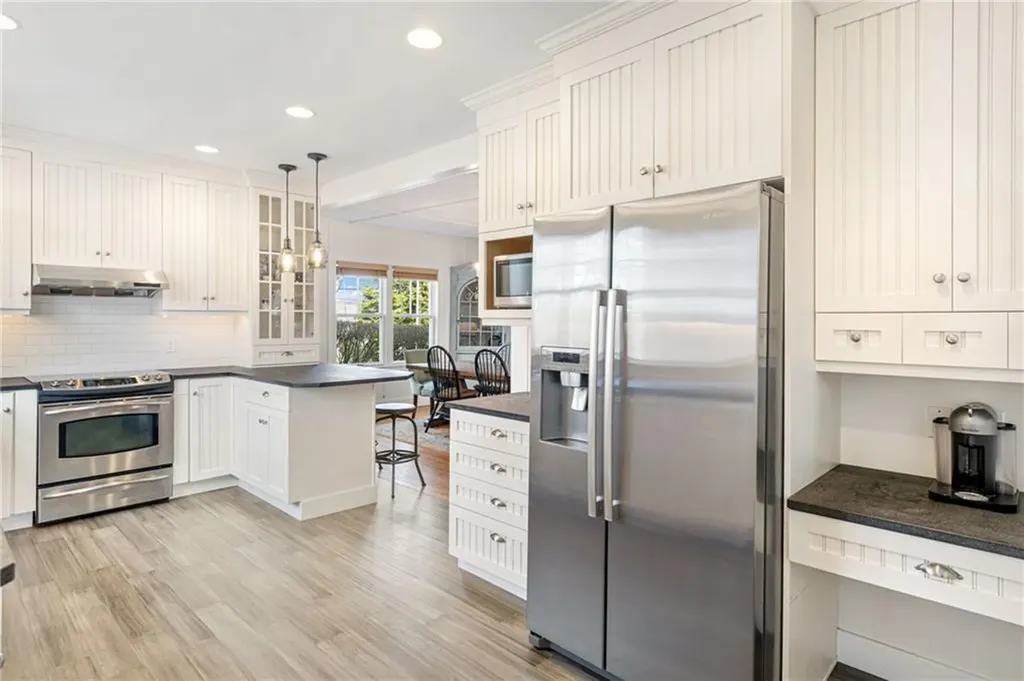 127 Eustis Avenue Newport RI 02840