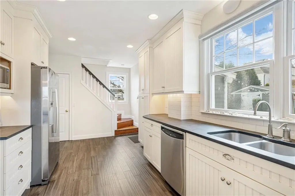 127 Eustis Avenue Newport RI 02840
