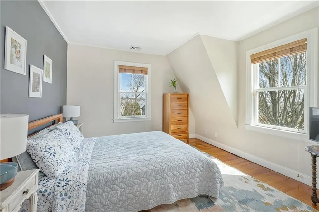 127 Eustis Avenue Newport RI 02840
