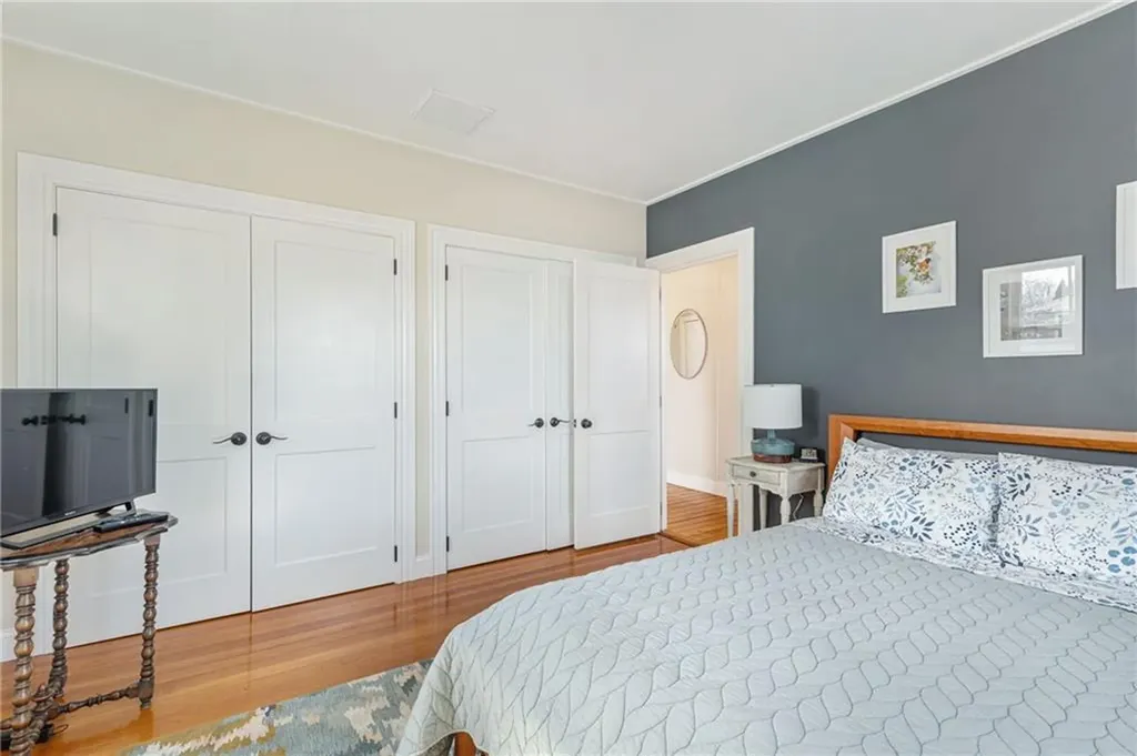 127 Eustis Avenue Newport RI 02840