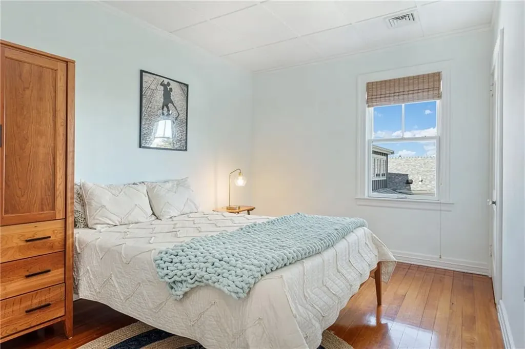 127 Eustis Avenue Newport RI 02840