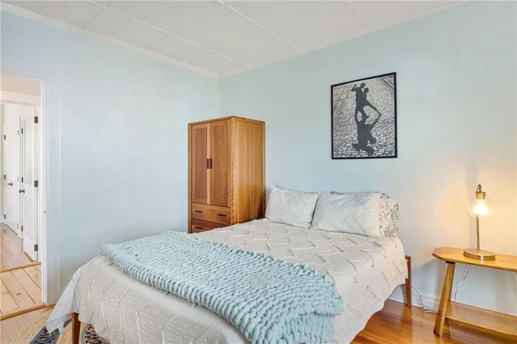 127 Eustis Avenue Newport RI 02840