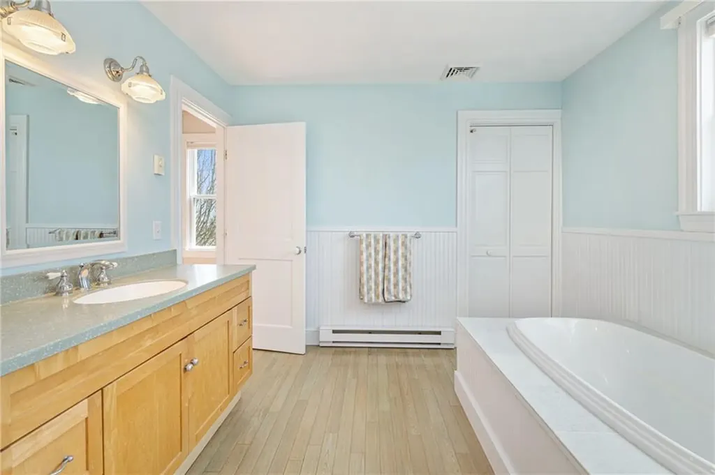 127 Eustis Avenue Newport RI 02840