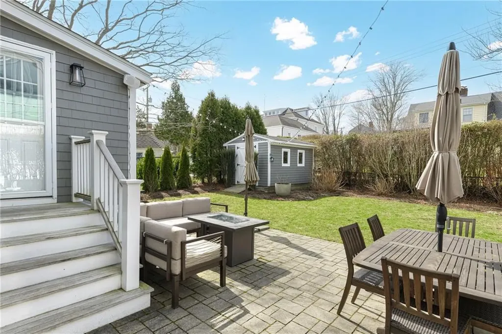 127 Eustis Avenue Newport RI 02840