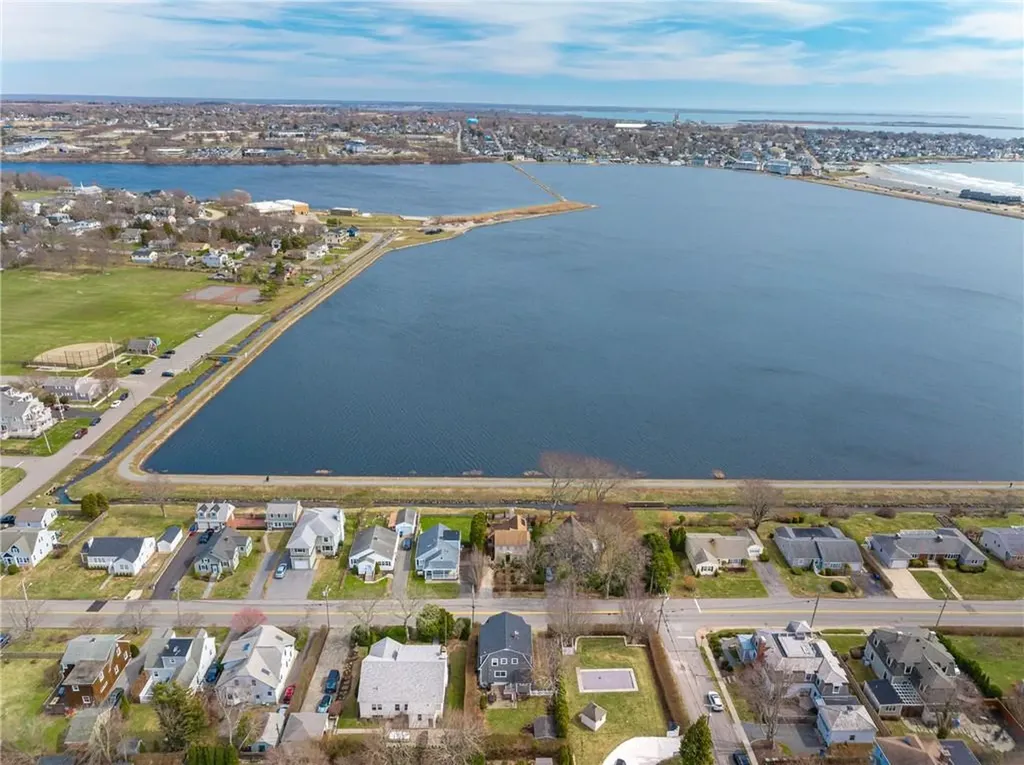 127 Eustis Avenue Newport RI 02840