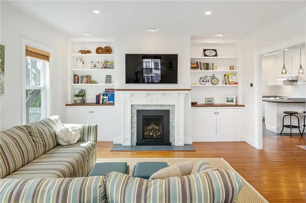 127 Eustis Avenue Newport RI 02840