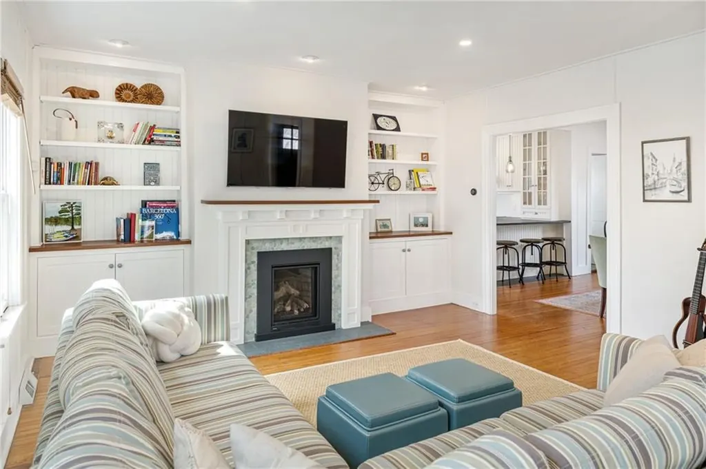127 Eustis Avenue Newport RI 02840