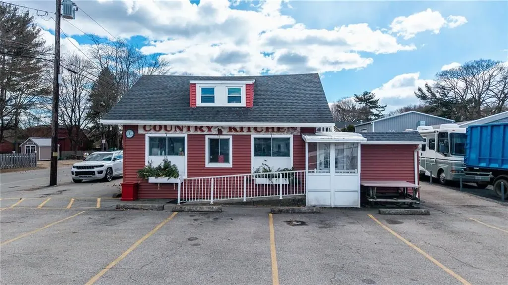 469 Taunton Avenue Seekonk MA 02771