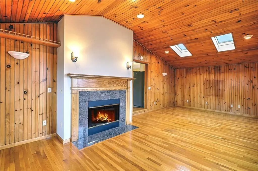 205 Smith Street Warwick RI 02886