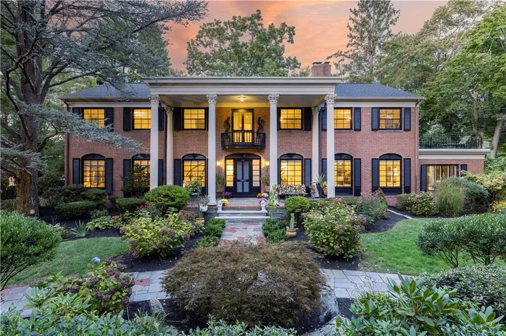 112 Tupelo Hill Drive Cranston RI 02920