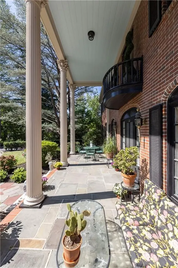 112 Tupelo Hill Drive Cranston RI 02920