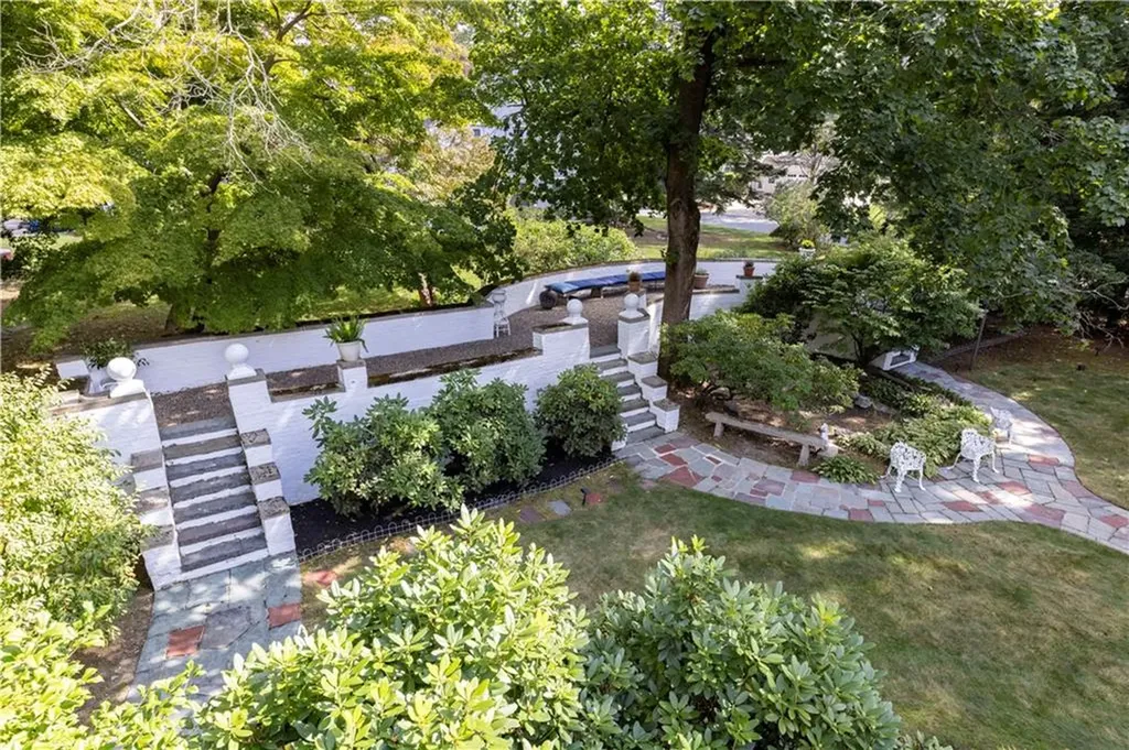 112 Tupelo Hill Drive Cranston RI 02920