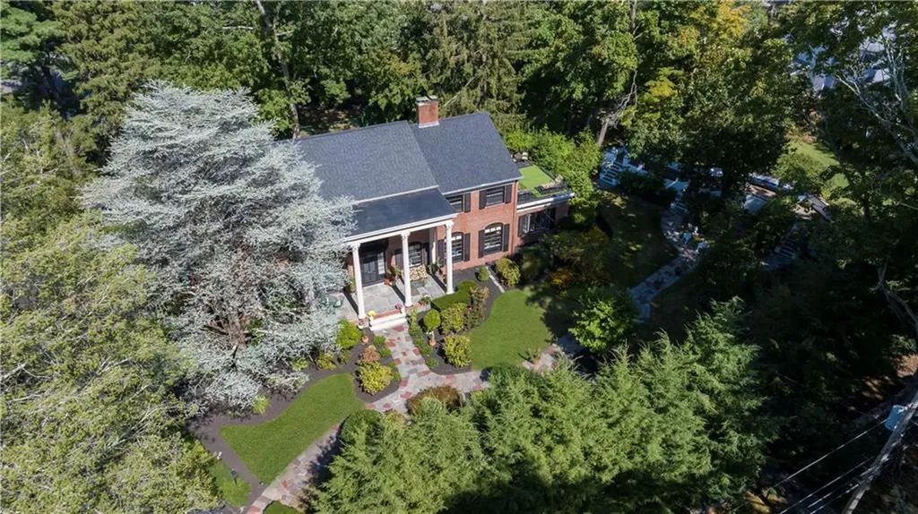 112 Tupelo Hill Drive Cranston RI 02920