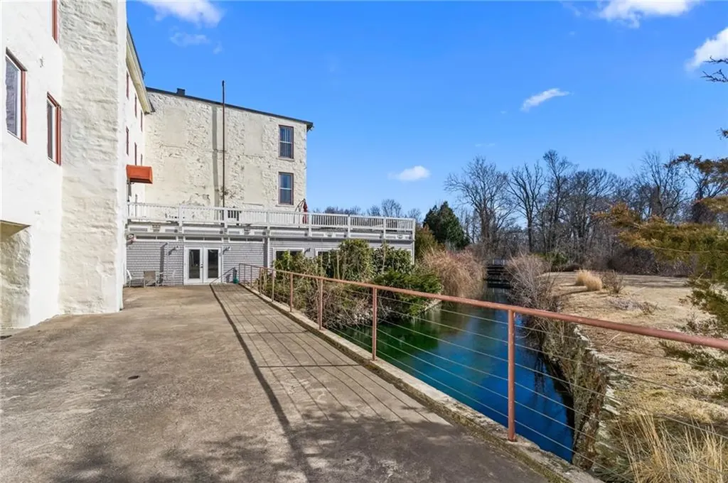 494 Woonasquatucket Avenue North Providence RI 02911